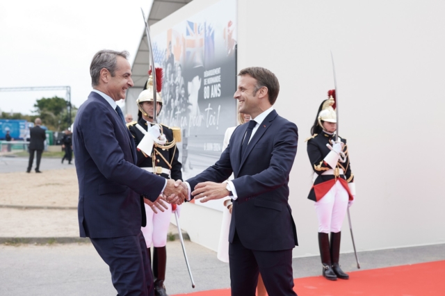 Read more about the article Με μεγάλη προσοχή παρακολουθεί τις εξελίξεις στη Γαλλία ο  Μητσοτάκης