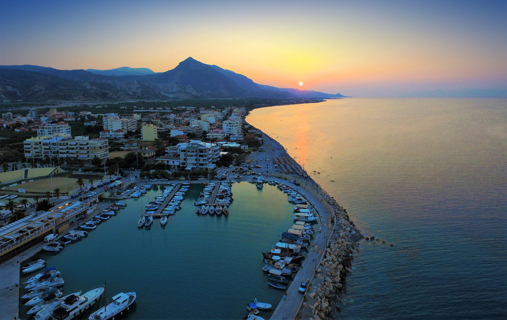 You are currently viewing Υπογράφηκε η Σύμβαση για το Αρδευτικό Έργο ΤΟΕΒ Ξυλοκάστρου – Βελανιδιάς