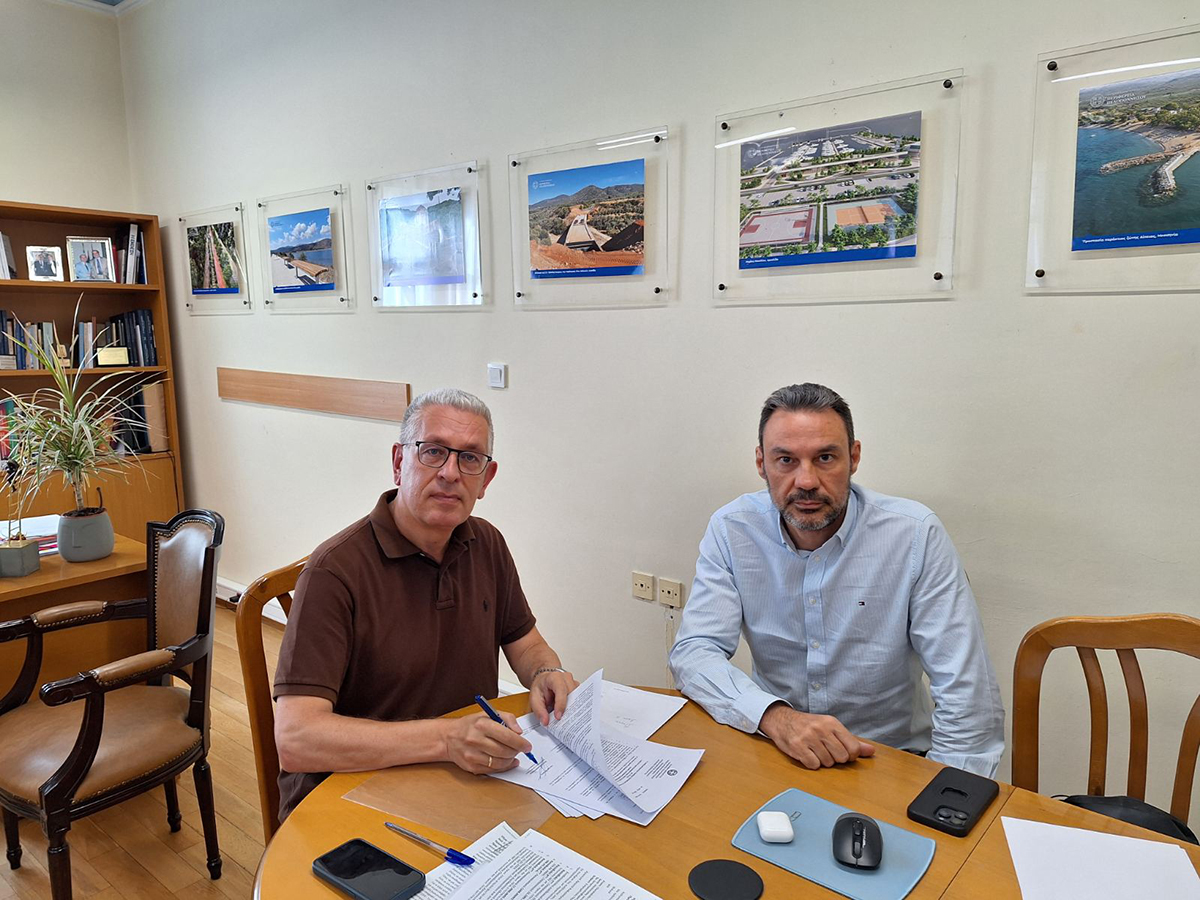 Read more about the article Υπογραφή Σύμβασης για την Αποπεράτωση Μελέτης της Αντιπλημμυρικής Προστασίας ΔΕ Μαντινείας από τον Αναπληρωτή Περιφερειάρχη Χρήστο Λαμπρόπουλο