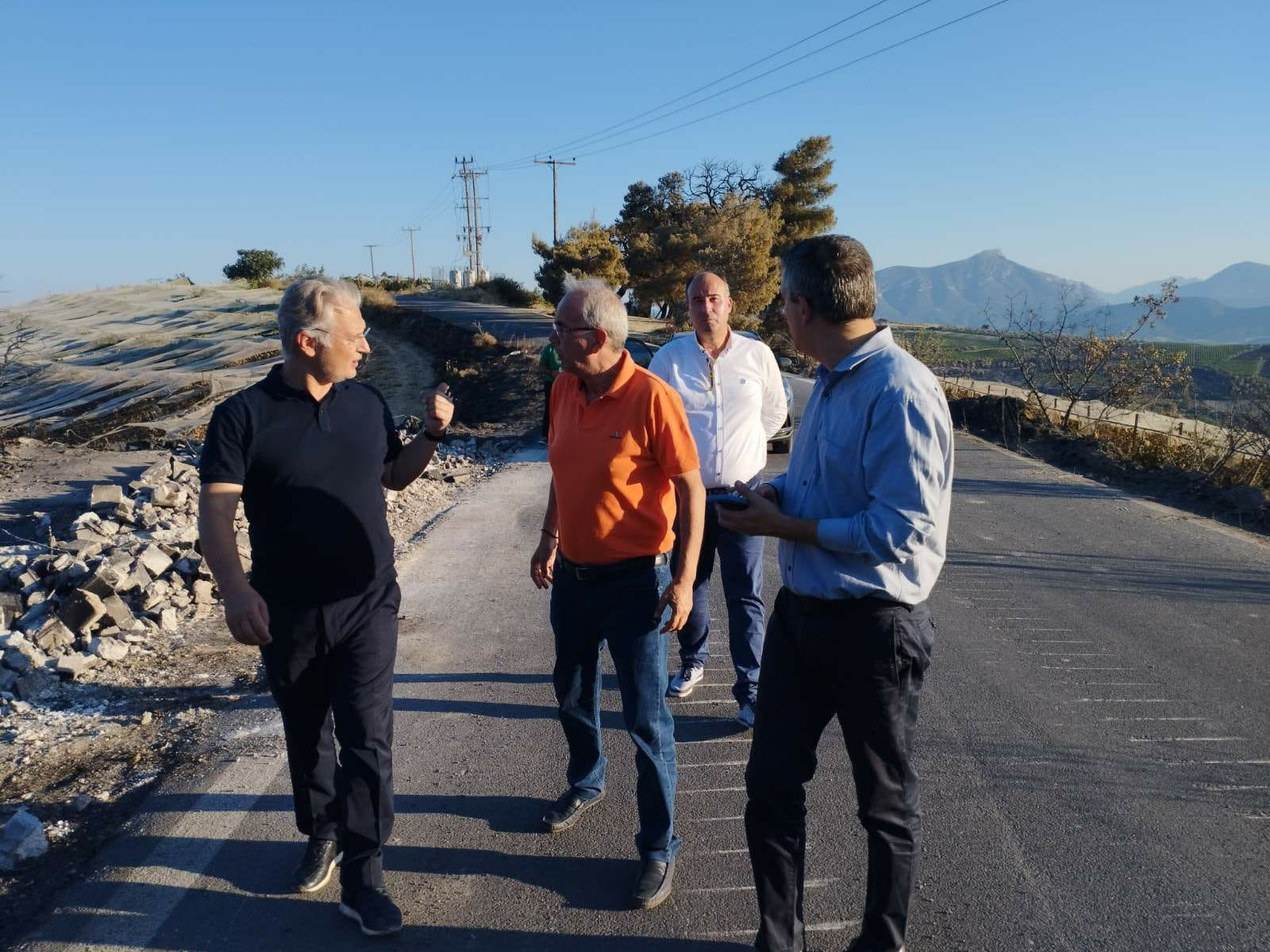 Read more about the article Στα καμένα της Κορινθίας ο Περιφερειάρχης Δ. Πτωχός