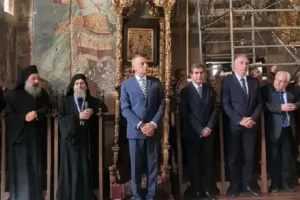 Read more about the article Eπίσημη υποδοχή του νέου Πολιτικού Διοικητή στις Καρυές