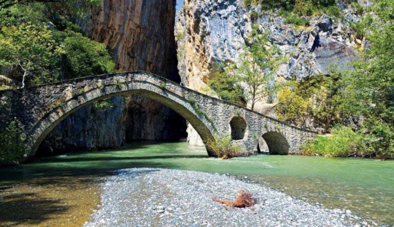 Read more about the article Κορινθία: Στη Βάλια Κάντα με τον ΕΟΣ Κορίνθου