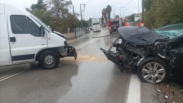 Read more about the article Πάτρα: Τροχαίο ατύχημα στο Ακταίο, κλειστή προσωρινά η παλαιά εθνική οδός