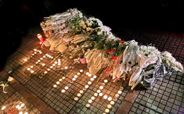 Read more about the article Τραγωδία Τεμπών 2 χρόνια μετά: Τρισάγιο στις Μητροπόλεις της Εκκλησίας της Ελλάδος-57 πένθιμες κωδωνοκρουσίες στους ναούς