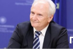 Read more about the article  Γιάννης Ανδριανός: Με απόφαση του Υπουργού Μαργαρίτη Σχοινά συστήνεται Επιστημονική Ομάδα Εργασίας για το Ελληνικό Μέλι και τα Μελισσοκομικά Προϊόντα