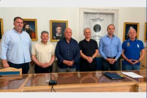 Read more about the article Δημήτρης Πτωχός: «Επενδύουμε σε σύγχρονες αθλητικές υποδομές για όλη την Πελοπόννησο»-Υπεγράφη η σύμβαση για τη λειτουργική αναβάθμιση του Εθνικού Σταδίου Καλαμάτας