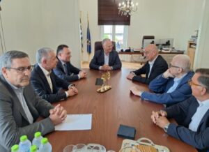 Read more about the article Συνάντηση εργασίας του Περιφερειάρχη Πελοποννήσου Δημήτρη Πτωχού με τον Υπουργό Εθνικής Άμυνας Νίκο Δένδια (Βίντεο&Φωτογραφίες)