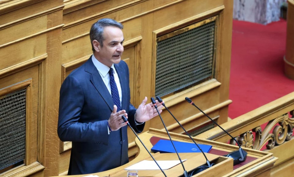 Μητσοτάκης στη Βουλή: Μείωση 10 λεπτών στη βενζίνη και 5 στο ντίζελ έως τέλος Αυγούστου μετά από συνεννόηση με τα διυλιστήρια