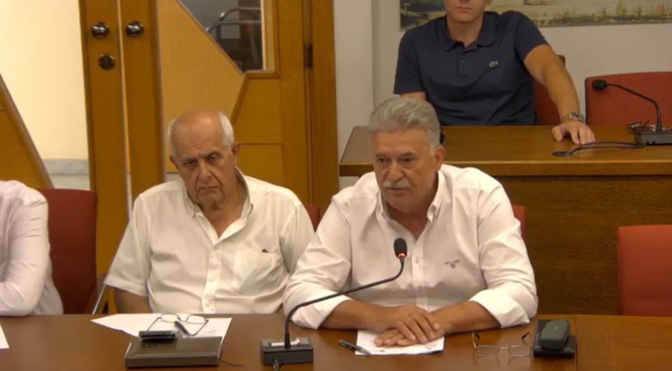 You are currently viewing Β.Νανόπουλος: Καταργεί τον προ ημερησίας διατάξεως  διάλογο στο δημοτικό συμβούλιο ο  Νίκος Σταυρέλης – δεν έχει  επιχειρήματα  για να απαντήσει στην αντιπολίτευση