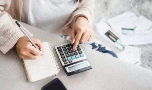 Read more about the article Εξωδικαστικός και 72 δόσεις: 2 εργαλεία για τη ρύθμιση παλιών χρεών – Ποια λύση συμφέρει και τι πρέπει να ξέρετε
