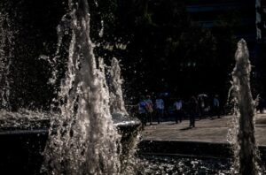 Read more about the article Κορυφώνεται το κύμα καύσωνα – 43άρια, ακραίος κίνδυνος πυρκαγιάς και έκτακτα μέτρα προστασίας