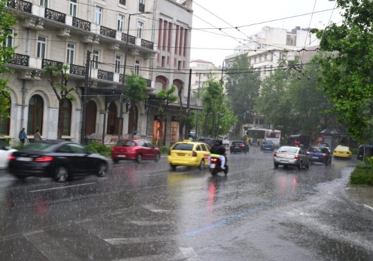 You are currently viewing Καιρός: Έκτακτο δελτίο επιδείνωσης από την ΕΜΥ – Ξεκινάει 48ωρη κακοκαιρία με καταιγίδες