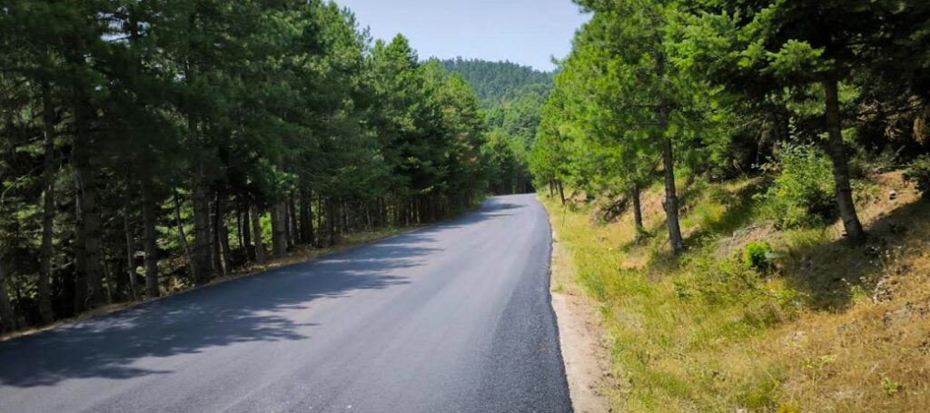 Αυτοψίες και εργασίες συντήρησης του οδικού δικτύου από τη Διεύθυνση Τεχνικών Έργων της Π.Ε. Κορινθίας