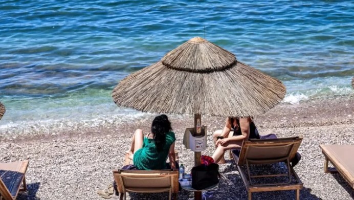 Read more about the article Τουρισμός για Όλους: Ανοίγουν στις 7 Αυγούστου οι αιτήσεις για voucher από 200 έως 600 ευρώ – Ποιοι είναι οι δικαιούχοι