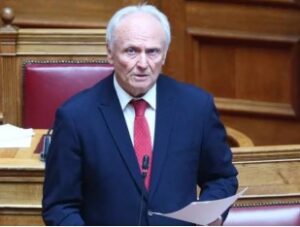 Read more about the article Ανδριανός: Υπογράφηκαν οι συμβάσεις για τα υλικά δακοκτονίας 2026–2028 και ξεκίνησαν ήδη οι παραδόσεις