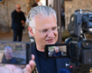 Read more about the article Η Περιφέρεια Πελοποννήσου χρηματοδοτεί την ψηφιακή αναβάθμιση της Δημοτικής Πινακοθήκης Καλαμάτας | Δημήτρης Πτωχός: «Επενδύουμε σε έναν πολιτισμό ανοιχτό και προσβάσιμο σε όλους»