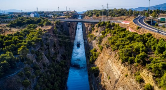 You are currently viewing Νεκρός άνδρας εντοπίστηκε στη Διώρυγα της Κορίνθου – Σε εξέλιξη οι έρευνες για την ταυτοποίησή του