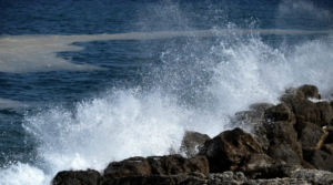 Read more about the article Καιρός σήμερα: Πτώση της θερμοκρασίας, βροχές και μελτέμια έως 9 μποφόρ