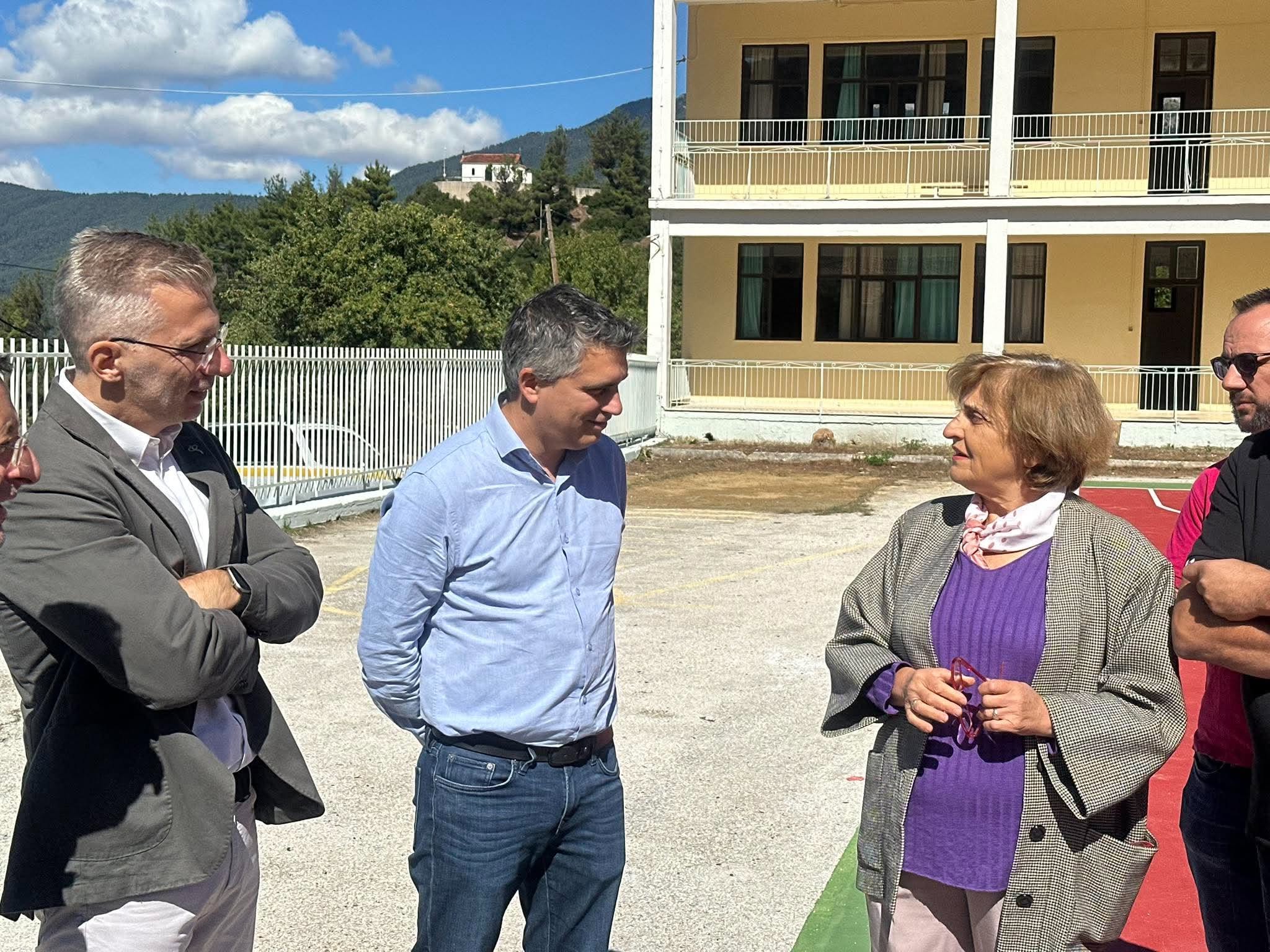 Read more about the article Ολοκληρώθηκε στο Γυμνάσιο – Λύκειο Γκούρας η περιοδεία Δήμα και Σκέρτσου στην ορεινή Κορινθία (Φωτογραφίες)
