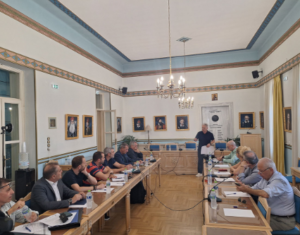 Read more about the article Έργο προς έργο, Δήμο προς Δήμο – Διαδοχικές συσκέψεις του Περιφερειάρχη Δημήτρη Πτωχού με Δημάρχους για έργα ΒΑΑ και ΟΧΕ