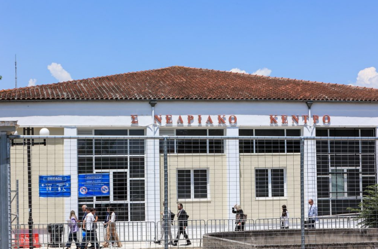 Read more about the article Τέμπη: Καταθέτει η Μ. Καρυστιανού – Στις 29 Σεπτεμβρίου η απόφαση για το κινητό του σταθμάρχη
