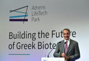 Read more about the article Μητσοτάκης: Το παραγωγικό μοντέλο της χώρας αλλάζει με τη βιομηχανία της προτεραιοποίησης