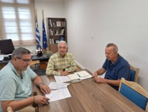 Read more about the article Υπεγράφη η σύμβαση για την ολοκλήρωση της οδικής σύνδεσης Στόλου – Αγιάννη Κυνουρίας – Έργο 300.000 ευρώ από την Περιφέρεια Πελοποννήσου