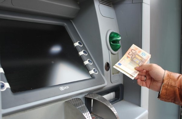 Συντάξεις: Προς αύξηση 2,7% από τον Ιανουάριο – Πότε καταβάλλονται τα 400 ευρώ