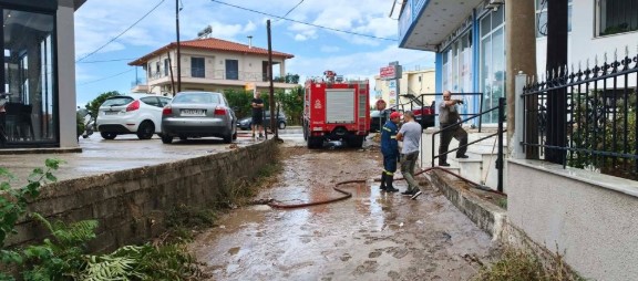 Read more about the article Προβλήματα από την καταιγίδα στην Πάτρα: Πλημμύρισαν υπόγεια στα Δεμένικα – Εισροή υδάτων στα δύο Νοσοκομεία