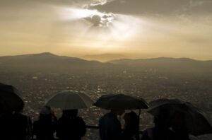 Read more about the article Αλλάζει το σκηνικό του καιρού: Βροχές και καταιγίδες από σήμερα