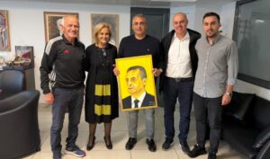 Read more about the article Κώστας Τζιούμης: «Η παρουσία και η προσφορά του Γιάννη Κούρου τιμούν την Τρίπολη»