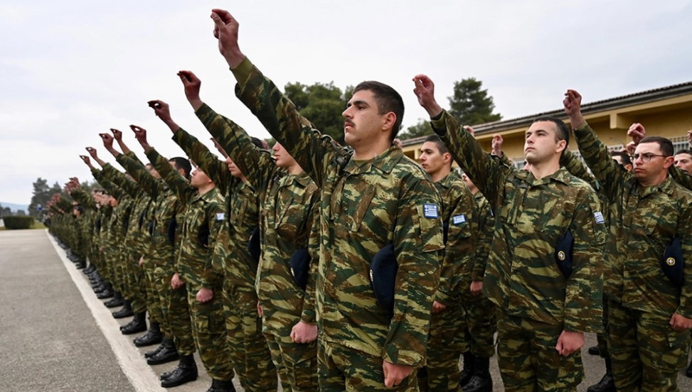 Στρατιωτική θητεία: Πρώτα ο στρατός, μετά το πανεπιστήμιο για τους 18χρονους