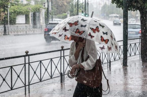 Επικαιροποίηση του δελτίου της ΕΜΥ για επικίνδυνα καιρικά φαινόμενα: Ισχυρές βροχές και καταιγίδες έως την Κυριακή – Πώς θα κινηθεί η κακοκαιρία