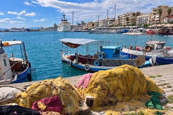 You are currently viewing Καλαμάτα: Δύτες και εθελοντές καθαρίζουν τον βυθό του λιμανιού την Κυριακή