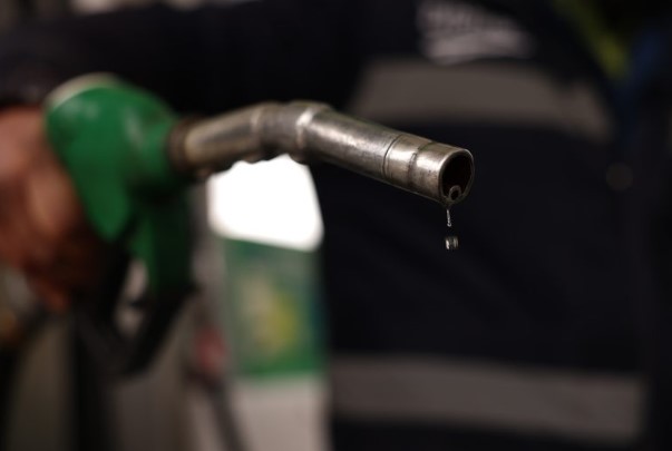 Νέα άνοδος στις διεθνείς τιμές πετρελαίου και φυσικού αερίου – Πώς διαμορφώνονται οι τιμές στην Ελλάδα